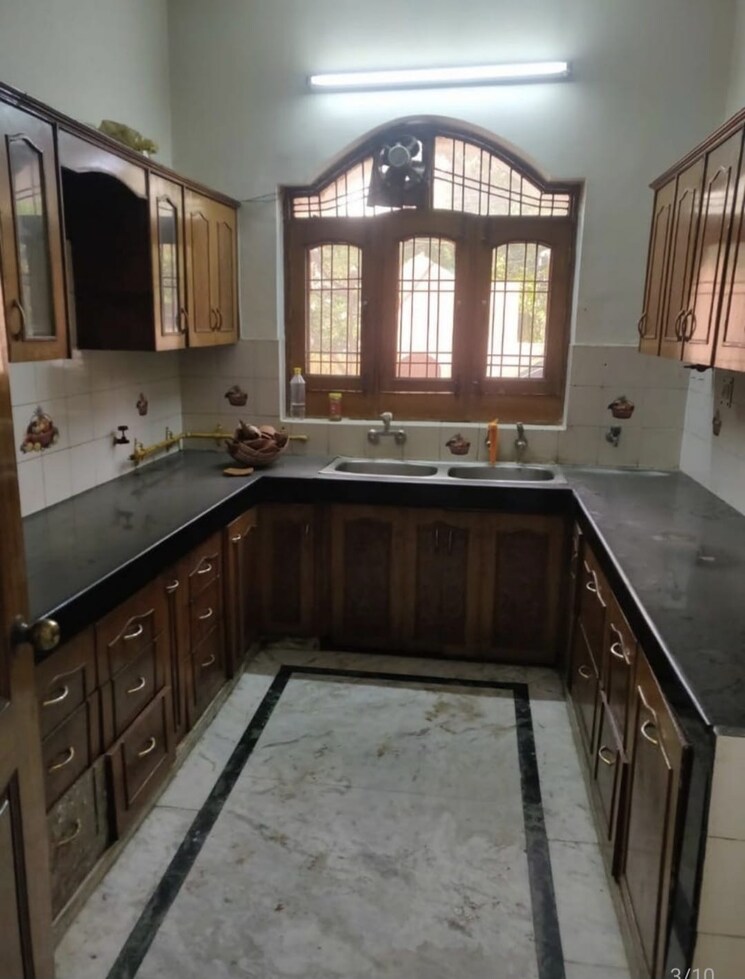 Kitchen, sainik colony 3 Bedroom 2250 Sq.Ft. Builder Floor In Sainik Colony Faridabad 9441133