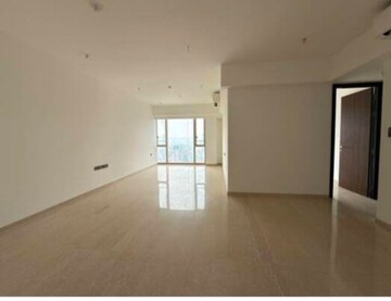 Room in 3 BHK Apartment at Lodha The Park, Worli – for Rent