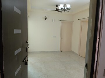 Room in 2 BHK Apartment at Gaurs Siddhartham, Siddharth Vihar – for Rent
