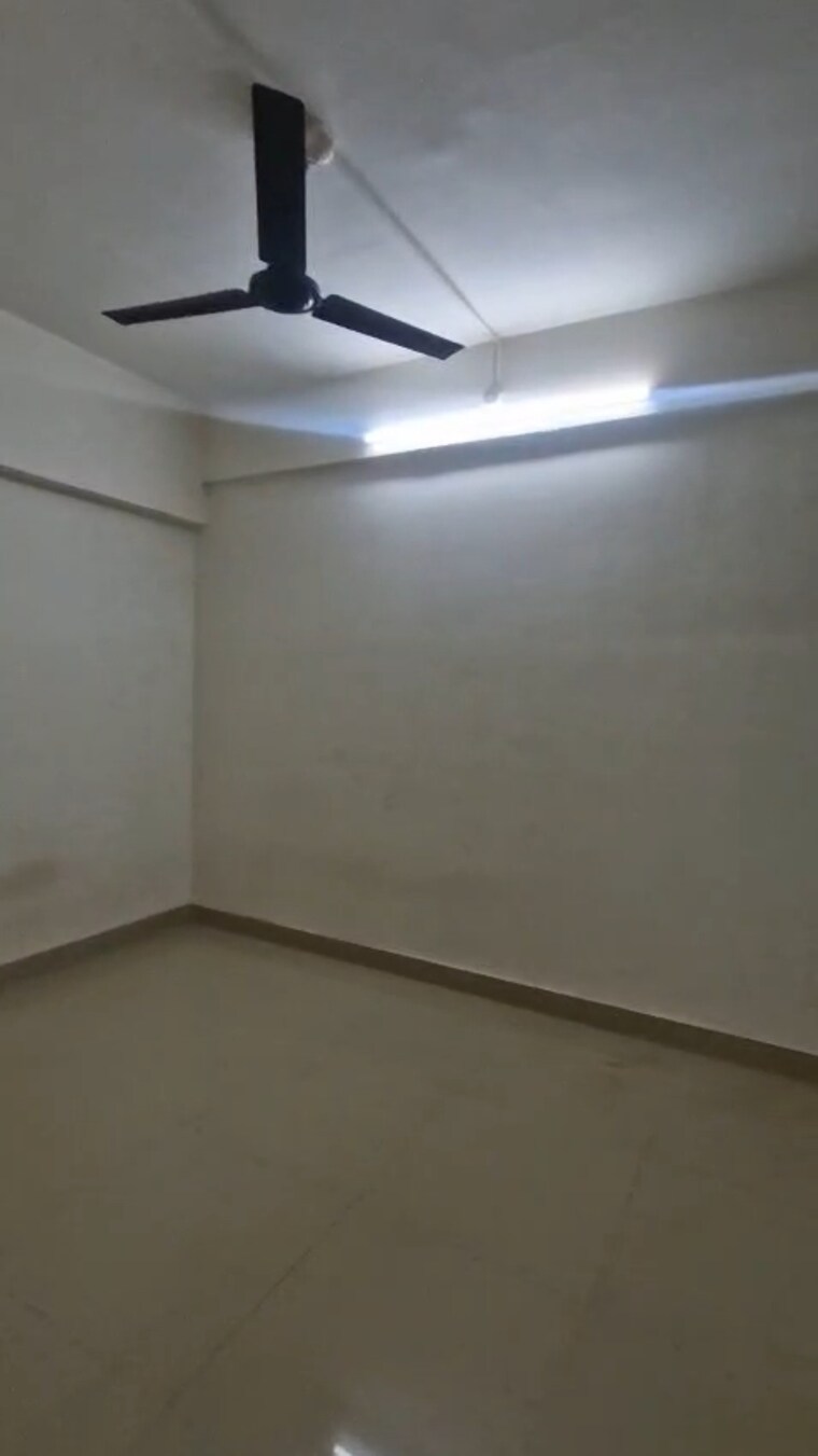 Room, sahyadri-chs-parel 1 Bedroom 350 Sq.Ft. Apartment In Parel Mumbai 9441145