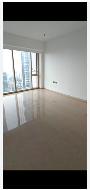 Room in 3 BHK Apartment at Worli – for Rent