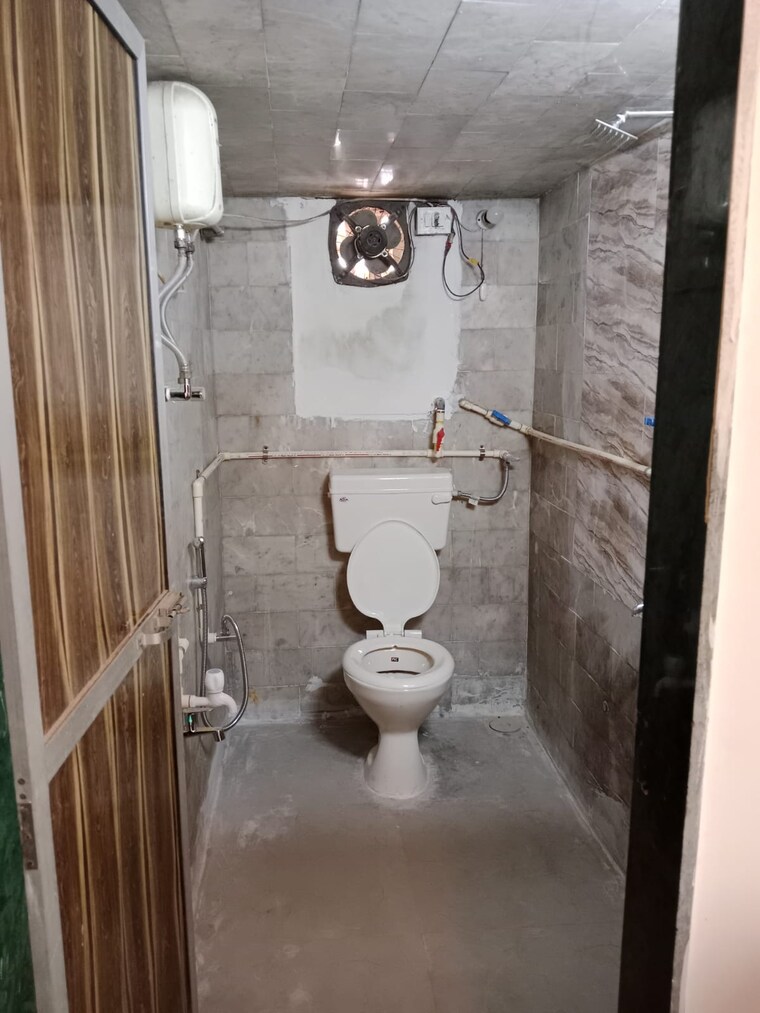 Bathroom, evershine-park 2 Bedroom 899 Sq.Ft. Apartment In Andheri West Mumbai 9441183