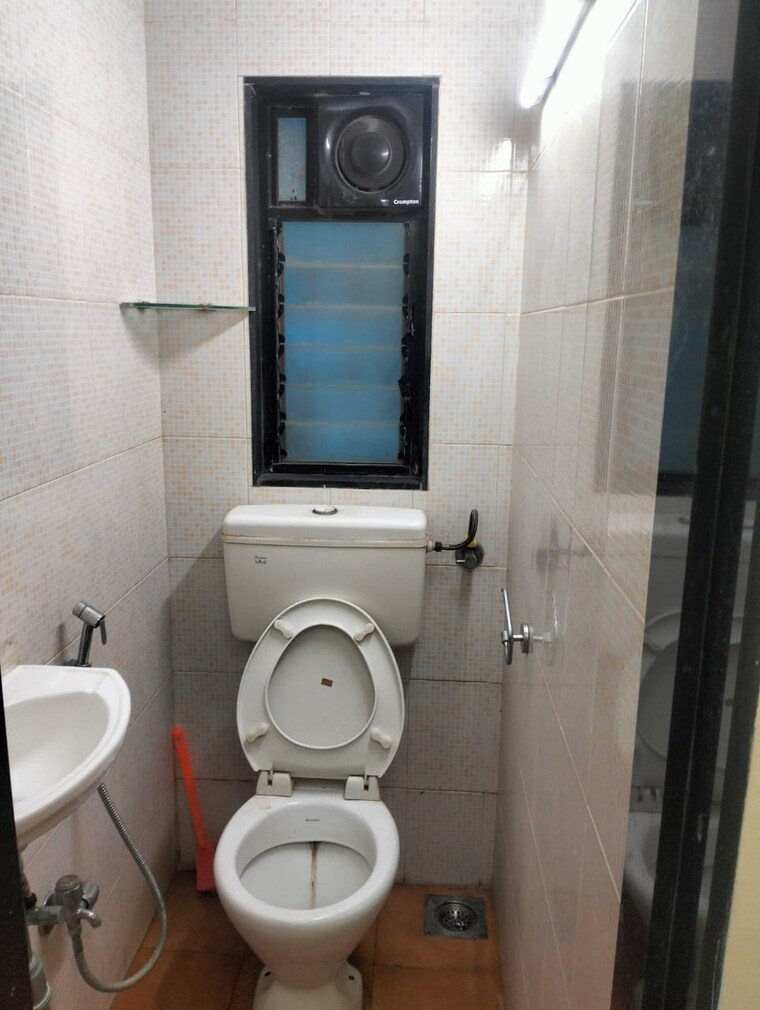 Bathroom, chakala 2 Bedroom 800 Sq.Ft. Apartment In Chakala Mumbai 9441194