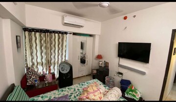 Bedroom in 2 BHK Apartment at Lodha Amara, Kolshet Road – for Rent