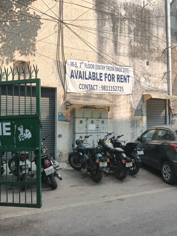 Parking in 3 BHK Builder Floor at Greater Kailash I – for Sale