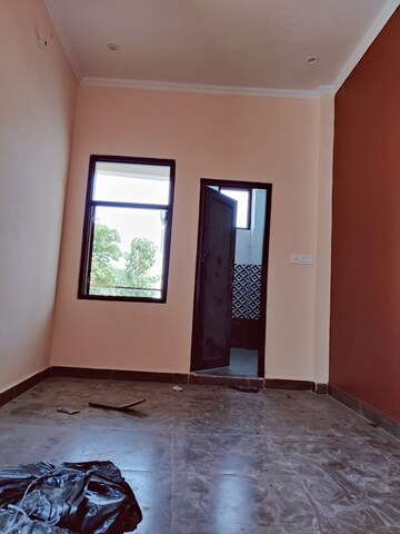 Room in 4 BHK Independent House at Vigyan Khand – for Sale