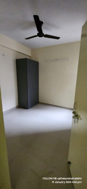 Room in 3 BHK Apartment at Conscient Habitat 78, Sector 78 – for Rent