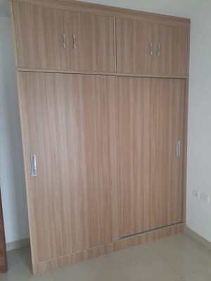 Furnished Amenities in 2 BHK Apartment at Jaypee Sports City, Jaypee Greens Sports City – for Rent