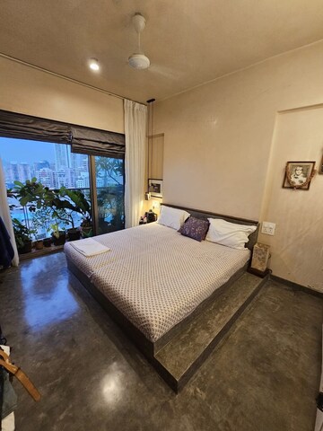 Bedroom in 2 BHK Apartment at Khar West – for Rent