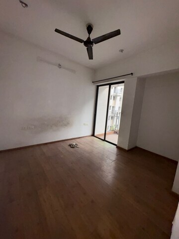 Room in 2.5 BHK Apartment at Lodha Lakeshore Greens, Dombivli East – for Rent