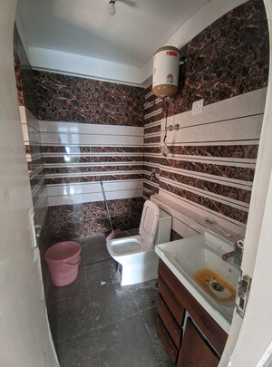 Furnished Amenities in 3 BHK Apartment at Eros Mayfair Towers, Charmwood Village – for Rent