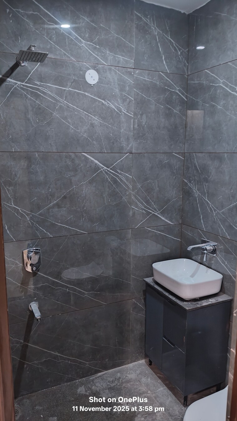 Bathroom, dhakoli 3 Bedroom 110 Sq.Yd. Apartment In Dhakoli Zirakpur 9441327