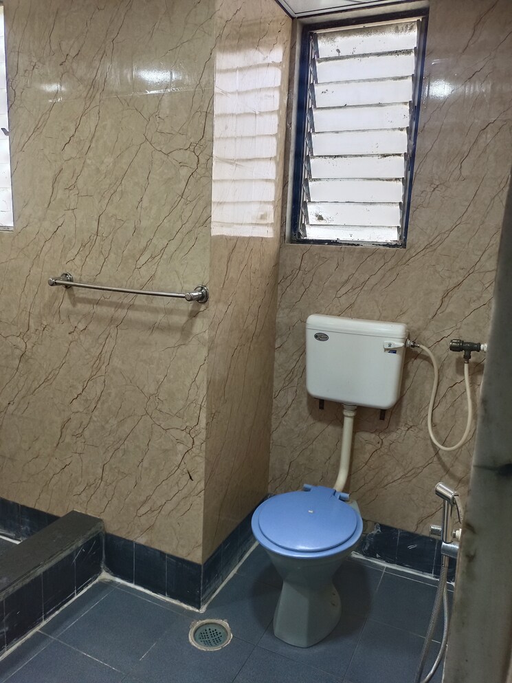 Bathroom, andheri west 1 Bedroom 460 Sq.Ft. Apartment In Andheri West Mumbai 9441360