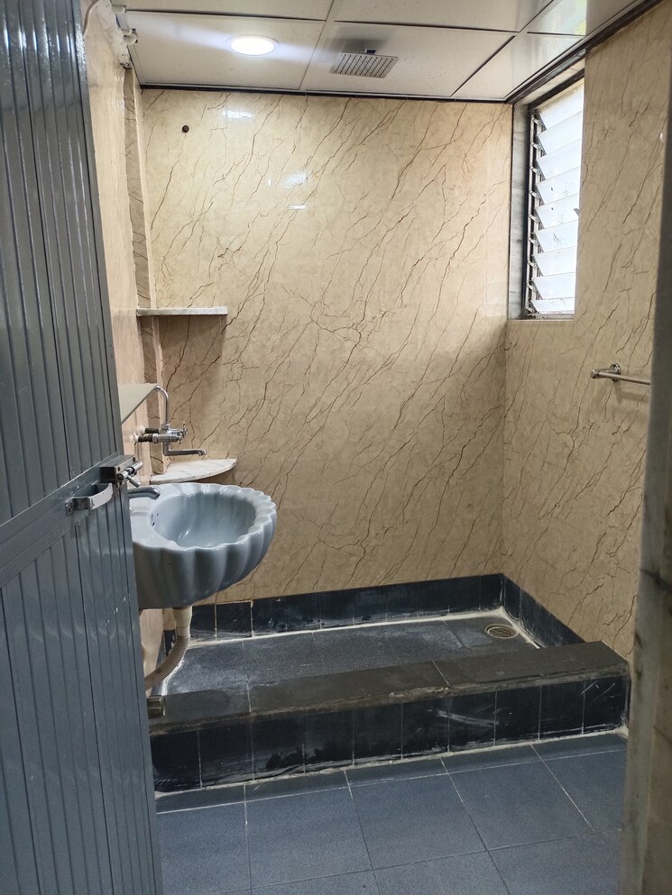 Bathroom, andheri west 1 Bedroom 460 Sq.Ft. Apartment In Andheri West Mumbai 9441360