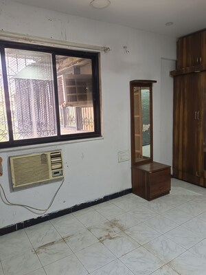 Room in 1 BHK Apartment at Andheri West – for Rent