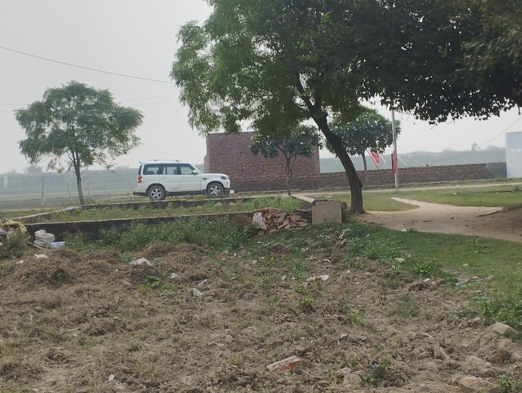 Garden, tronica city  50 Sq.Yd. Plot In Tronica City Ghaziabad 9441362