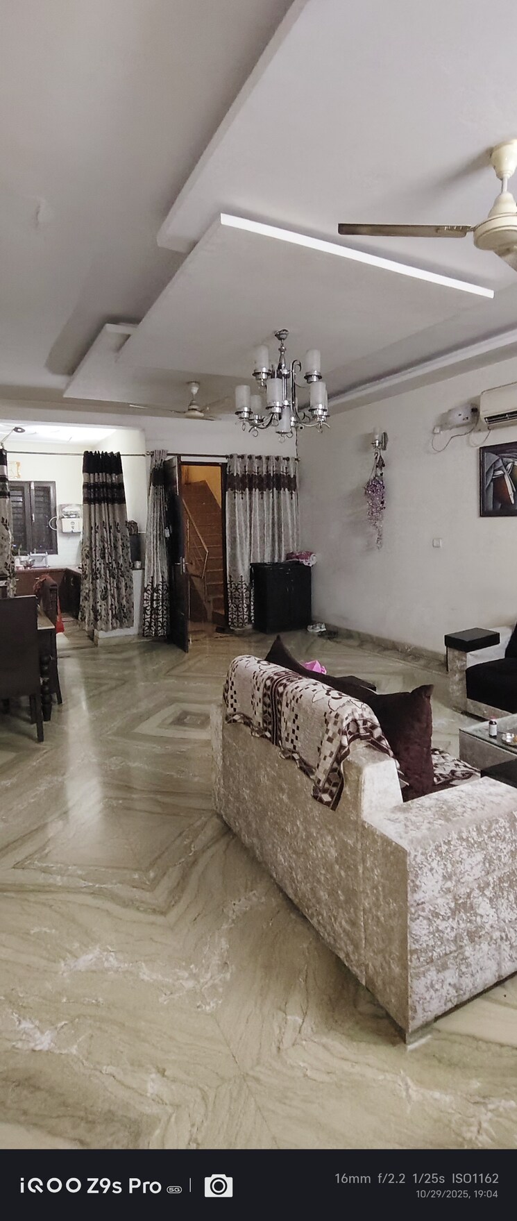 Living Room, srishti-greenfield-homes 4 Bedroom 1890 Sq.Ft. Builder Floor In Green Fields Colony Faridabad 9441375