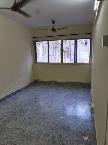 Room in 2 BHK Apartment at Andheri West – for Rent