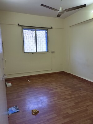 Room in 2 BHK Apartment at Andheri West – for Rent