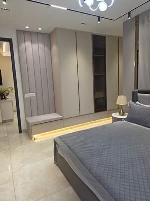 Room in 3 BHK Apartment at Sector 20 – for Sale