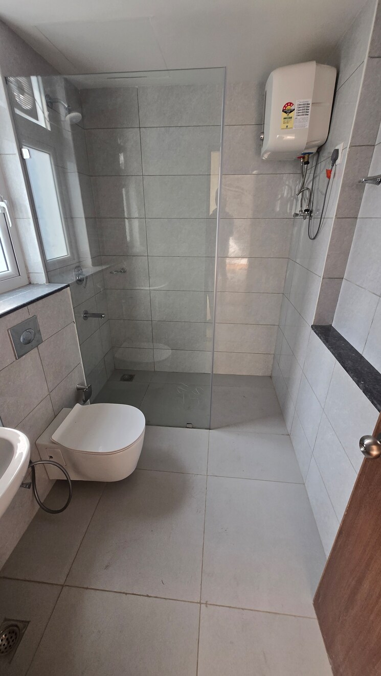 Bathroom, godrej-golf-link-villas 4 Bedroom 2359 Sq.Ft. Villa In Sector 27 Yamuna Expressway Greater Noida 9441378