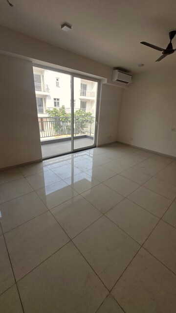 Room in 4 BHK Villa at Godrej Golf Link Villas, Sector 27 Yamuna Expressway – for Sale