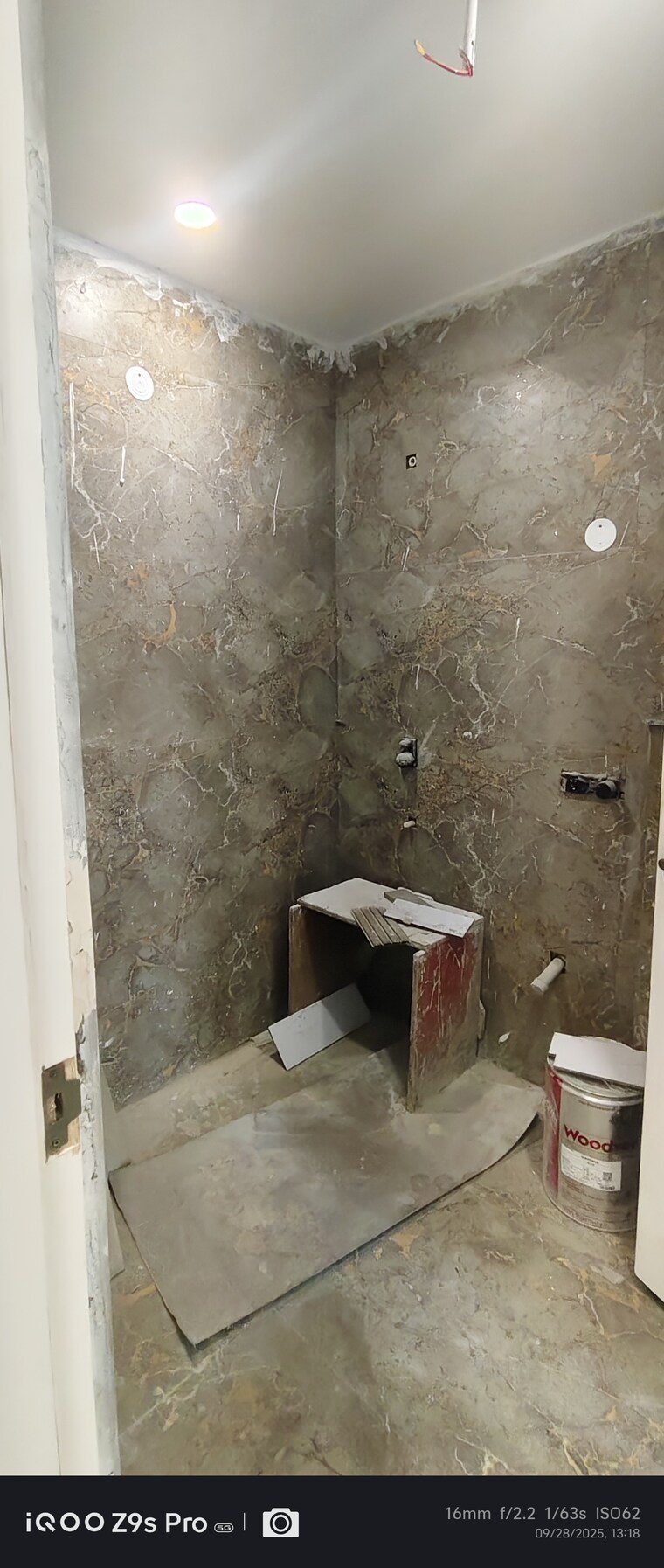 Bathroom, srishti-greenfield-homes 4 Bedroom 1725 Sq.Ft. Builder Floor In Green Fields Colony Faridabad 9441388