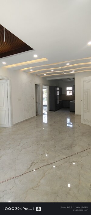 Parking in 4 BHK Builder Floor at Srishti Greenfield Homes, Green Fields Colony – for Sale