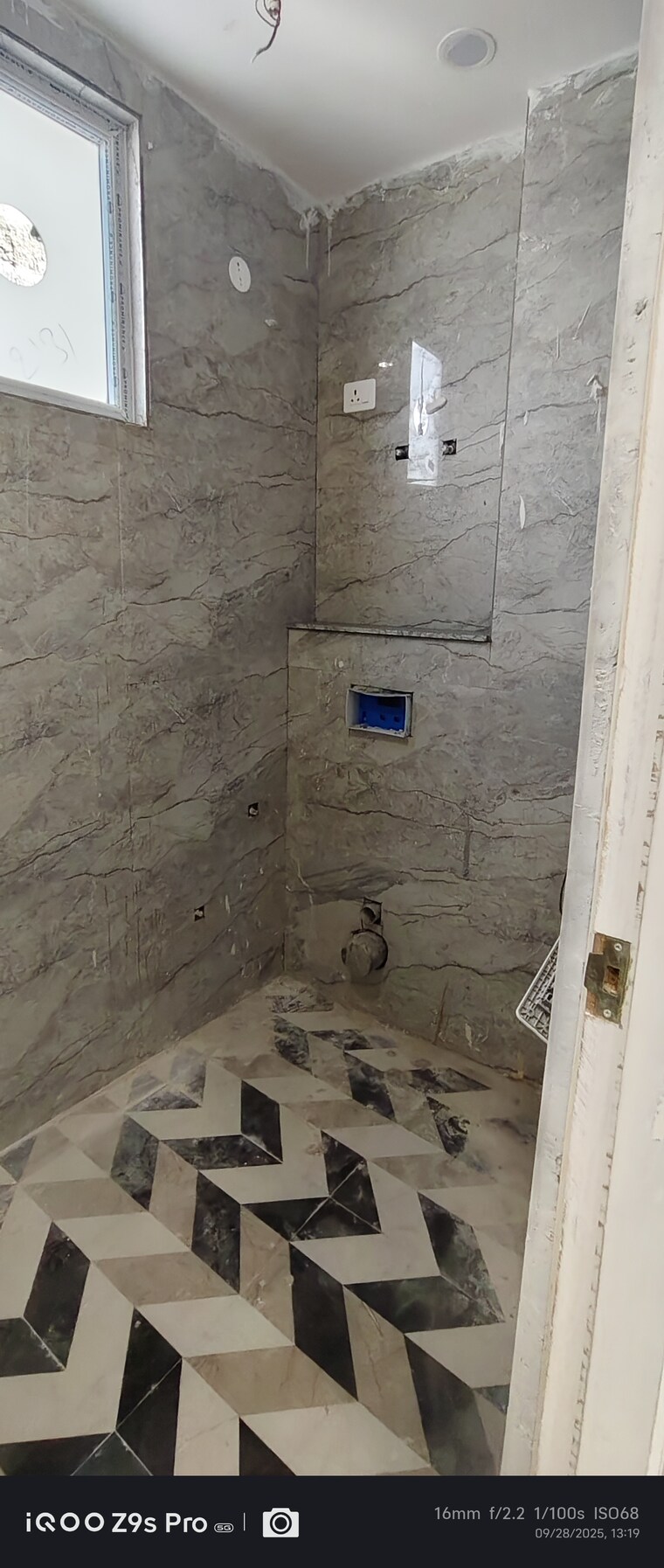 Bathroom, srishti-greenfield-homes 4 Bedroom 1725 Sq.Ft. Builder Floor In Green Fields Colony Faridabad 9441388