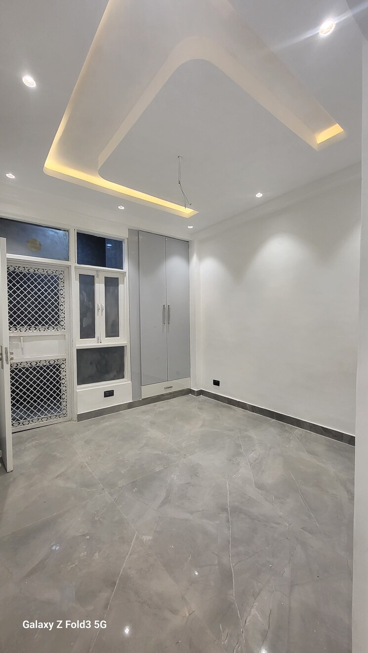 Room, choudhary-enclave 3.5 Bedroom 100 Sq.Ft. Independent House In Sanjay Nagar Ghaziabad 9441387