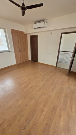4 BHK + Servant Room Villa For Sale in Godrej Golf Link Villas