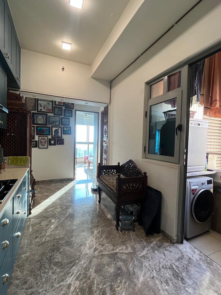  Parking, sheth-beaumonte 2 Bedroom 988 Sq.Ft. Apartment In Sion East Mumbai 9441396