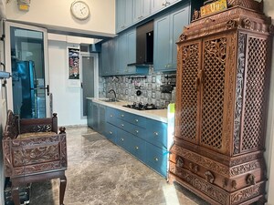 Bedroom in 2 BHK Apartment at Sheth Beaumonte, Sion East – for Rent