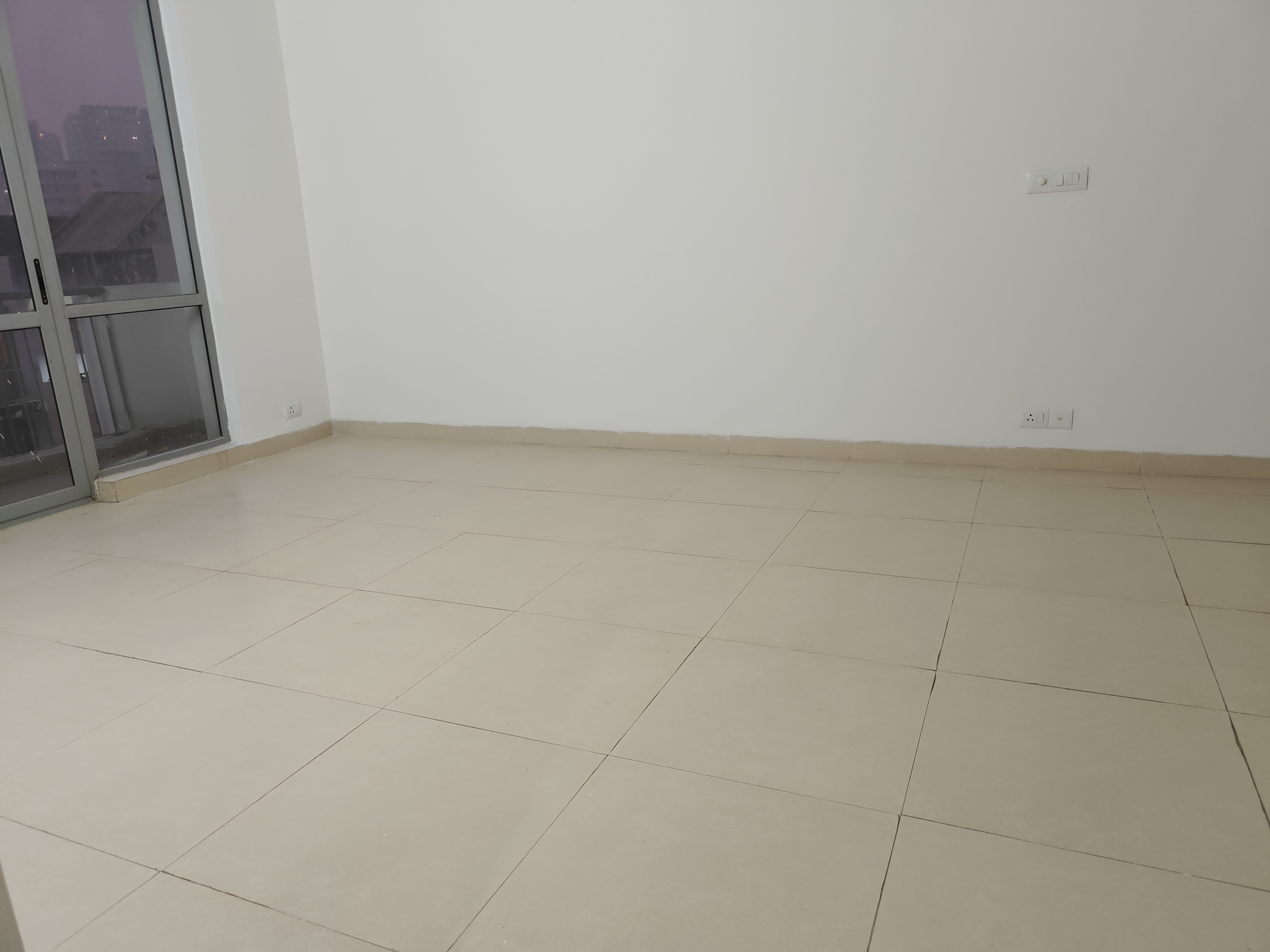 3 BHK 1720 Sq.Ft. Apartment in DLF Regal Gardens