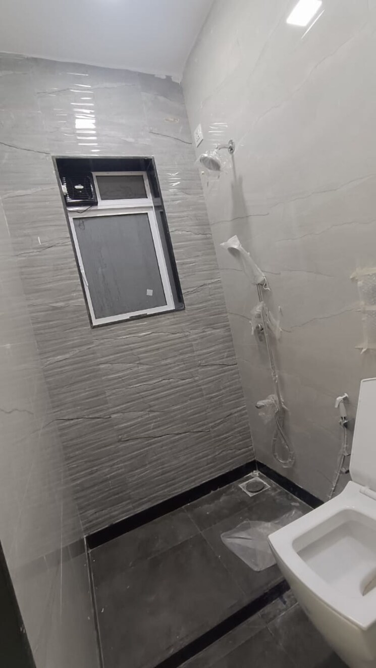 Bathroom, dgs-sheetal-dharmaraj 2 Bedroom 615 Sq.Ft. Apartment In Malad West Mumbai 9441464