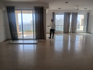 Room in 3 BHK Apartment at Lake Home, Powai – for Sale