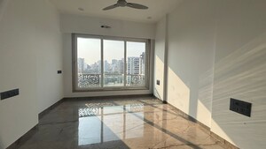 Room in 4 BHK Apartment at USD Finessia, Bandra West – for Rent