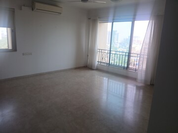 Room in 2 BHK Apartment at Hiranandani Castle Rock, Powai – for Sale