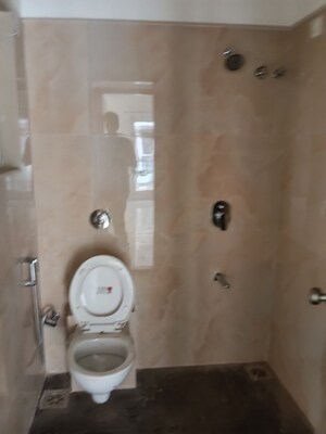 Master Bedroom in 3 BHK Apartment at New Saket Apartment, Santacruz West – for Rent