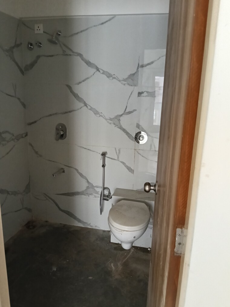 Bathroom, new-saket-apartment 3 Bedroom 1131 Sq.Ft. Apartment In Santacruz West Mumbai 9441484