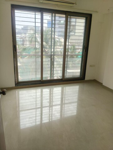 Room in 2 BHK Apartment at Kaniya Kutir, Khar West – for Sale