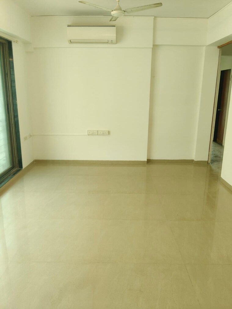 Room, kaniya-kutir 2 Bedroom 675 Sq.Ft. Apartment In Khar West Mumbai 9441487