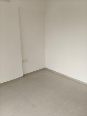 Room in 2 BHK Apartment at Kaniya Kutir, Khar West – for Sale