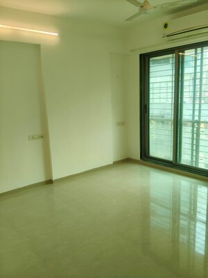 Room in 2 BHK Apartment at Kaniya Kutir, Khar West – for Sale