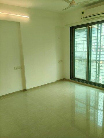 Room in 2 BHK Apartment at Kaniya Kutir, Khar West – for Sale