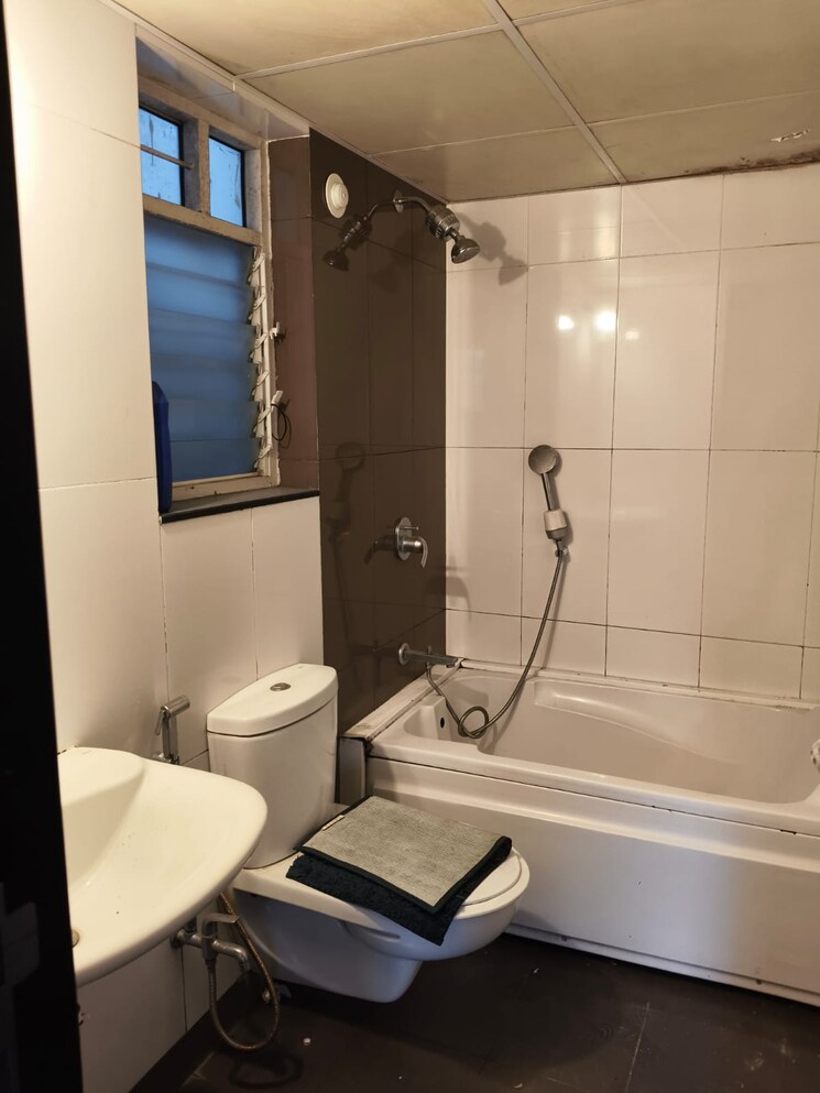 Bathroom, paranjape-schemes-yuthika 3 Bedroom 1594 Sq.Ft. Apartment In Baner Pune 9441492