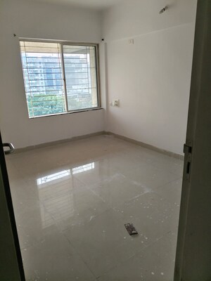 Room in 3 BHK Apartment at Paranjape Schemes Yuthika, Baner – for Rent
