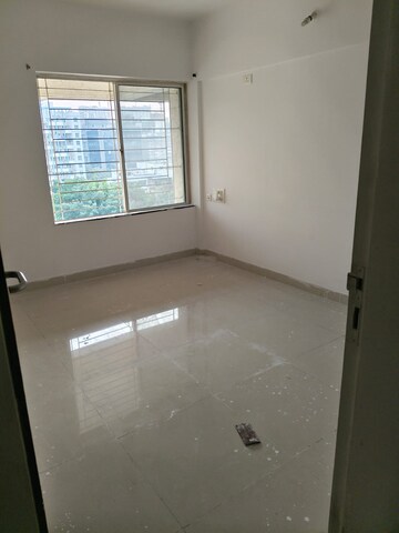 Room in 3 BHK Apartment at Paranjape Schemes Yuthika, Baner – for Rent