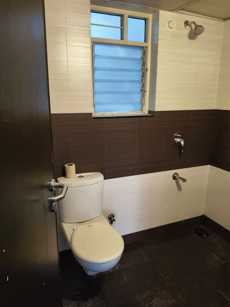 Bathroom, paranjape-schemes-yuthika 3 Bedroom 1594 Sq.Ft. Apartment In Baner Pune 9441492