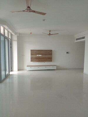 Room in 3 BHK Apartment at Mantri Pinnacle, Hulimavu – for Rent